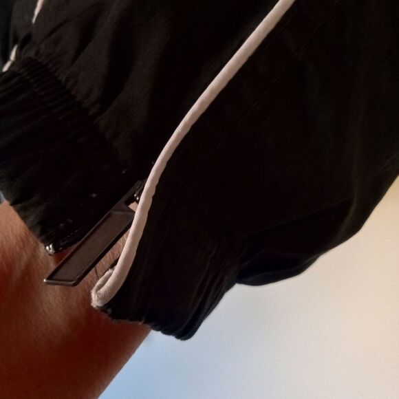 VNT Reebok Track Pants (0562) - Picture 4 of 8